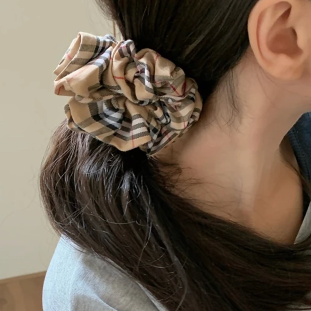 Set of 2 Plaid Scrunchies – Classic Check Hair Accessories – NWT